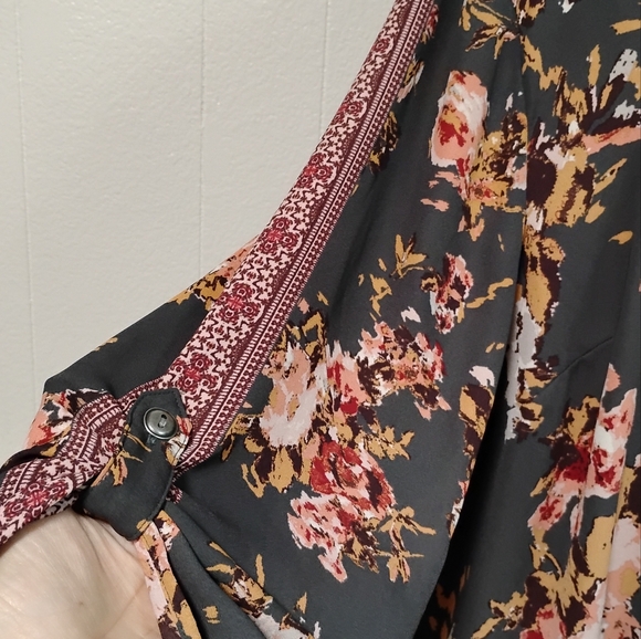 Grey Floral Maurices 3/4 Sleeve Popover Blouse Boho Casual Chic Flowy Versatile - Picture 4 of 11